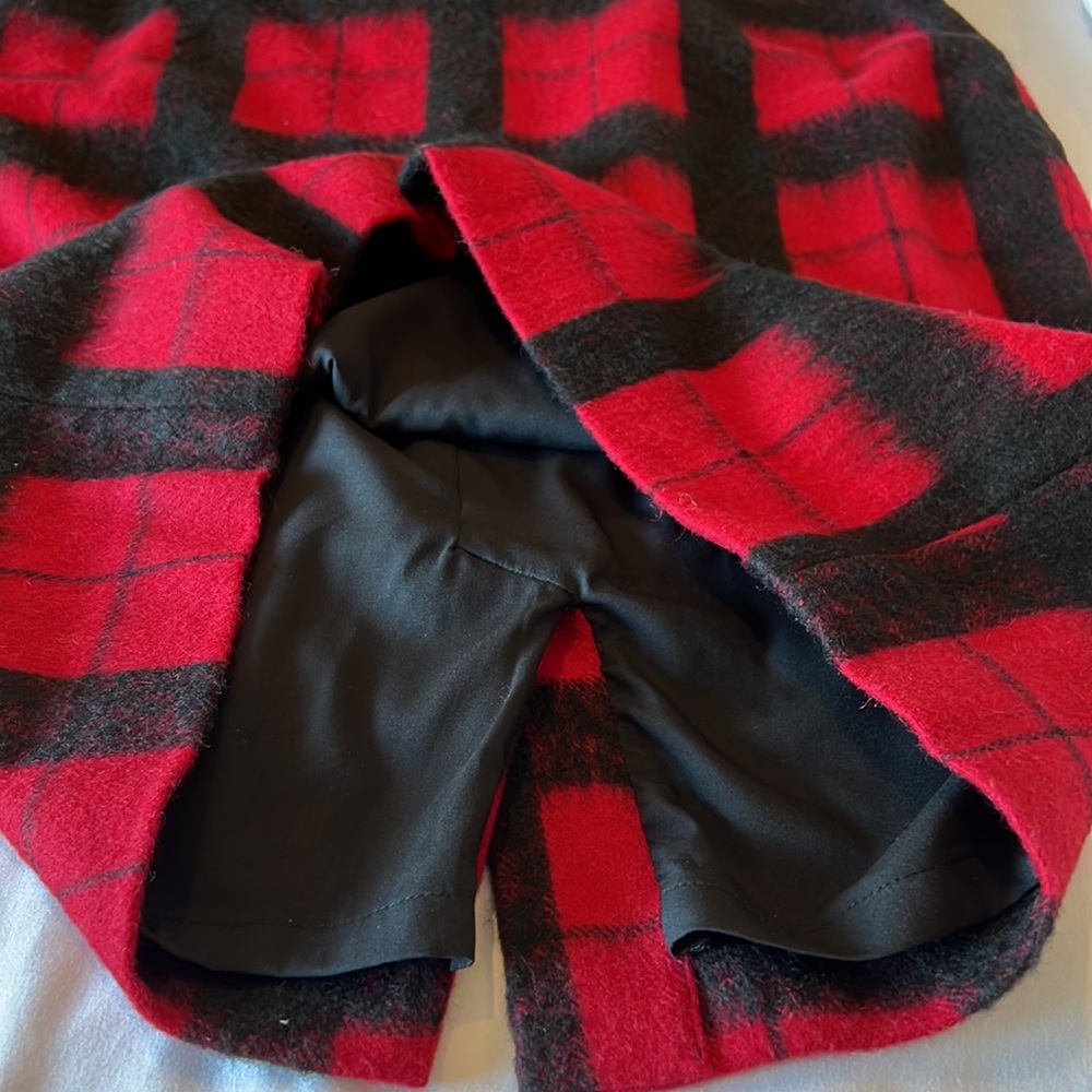 Talbots, Size 4P red and white skirt. Perfect for the holidays. Is furry skirt - Picture 5 of 6